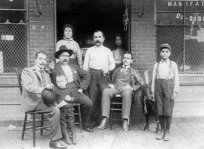 Tò mò cuộc sống các bà vợ trùm mafia khét tiếng Italy - Ảnh 1.