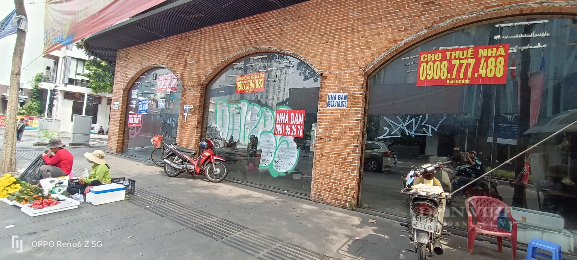 Nhiều mặt bằng &quot;vàng&quot; ế chỏng chơ - Ảnh 7.