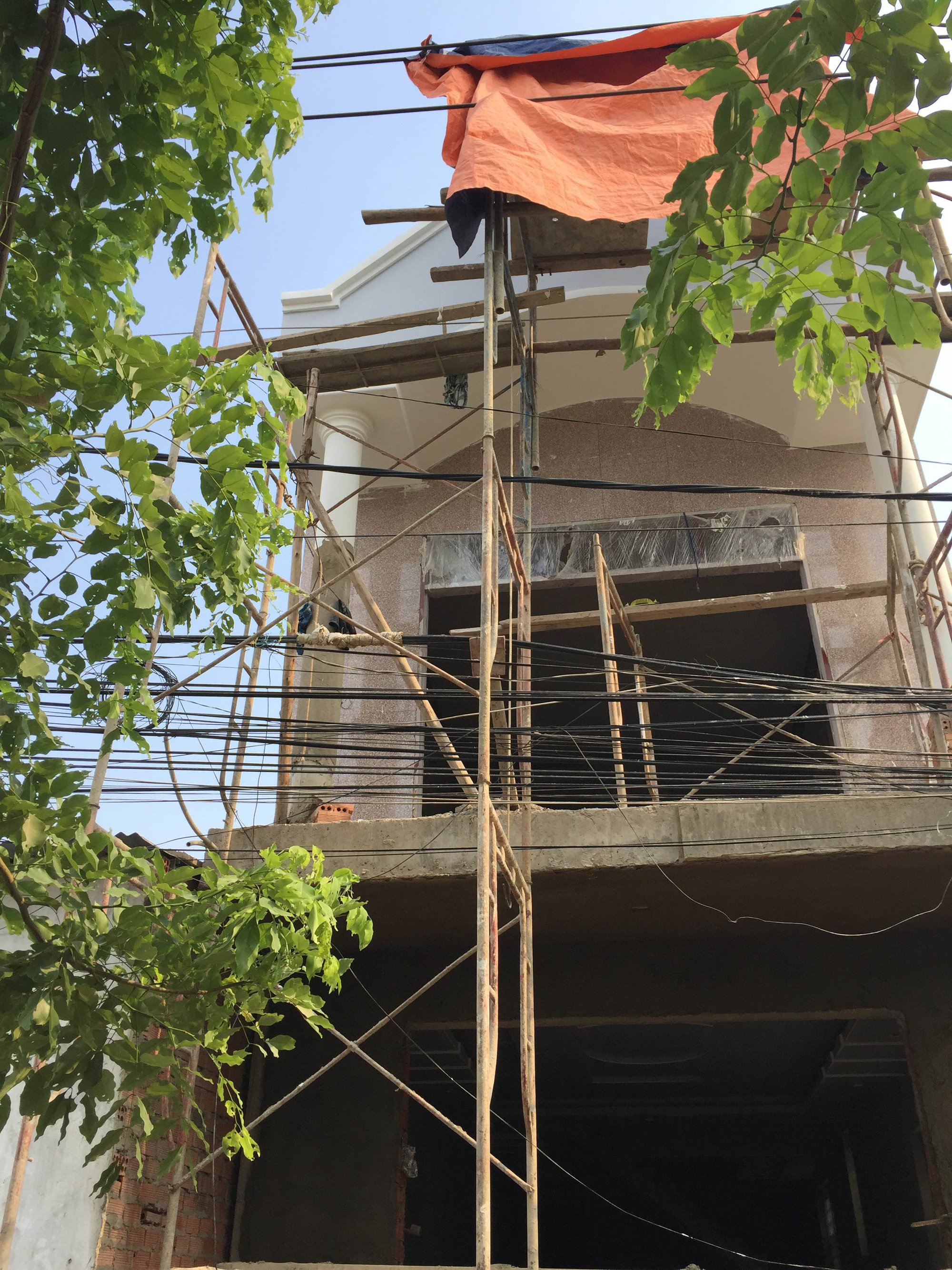 Điện lực Miền Nam tăng cường phòng ngừa tai nạn điện - Ảnh 1.