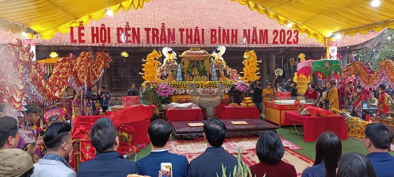 Cặp bánh tại Lễ hội đền Trần Thái Bình xác lập Kỷ lục Guinness Việt Nam - Ảnh 6. Cặp bánh tại Lễ hội đền Trần Thái Bình xác lập Kỷ lục Guinness Việt Nam - Ảnh 6.