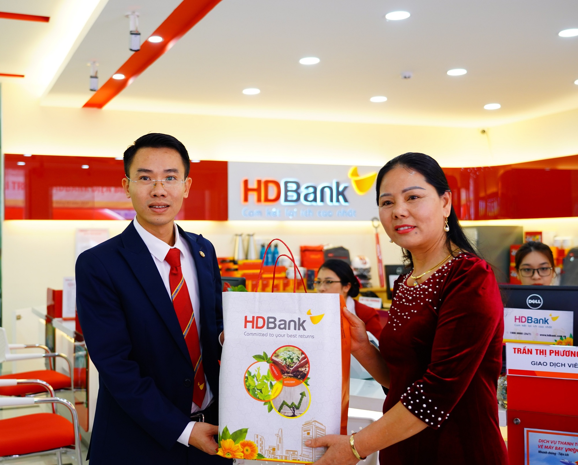 Đến vùng đất hoa ban, HDBank phục vụ tài chính hơn nửa triệu người dân Điện Biên - Ảnh 3.
