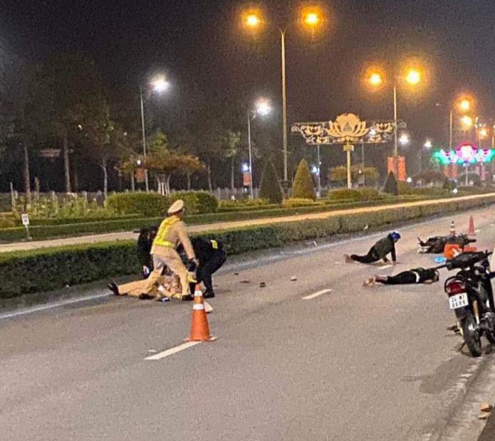 Lào Cai: Một chiến sĩ cảnh sát giao thông bị trọng thương khi làm nhiệm vụ - Ảnh 1. Lào Cai: Một chiến sĩ cảnh sát giao thông bị trọng thương khi làm nhiệm vụ - Ảnh 1.