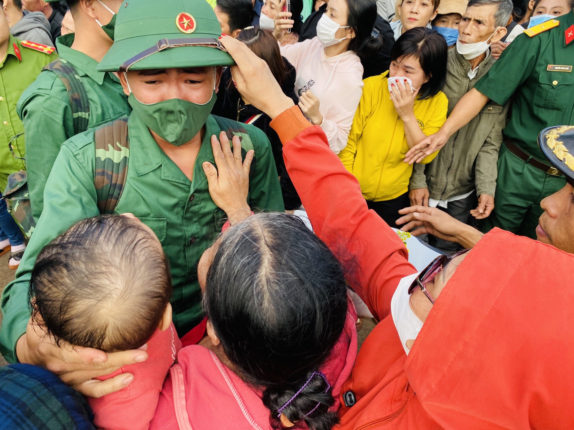 Đồng Nai: 3.100 thanh niên đã lên đường nhập ngũ, thực hiện nghĩa vụ bảo vệ Tổ quốc - Ảnh 8.