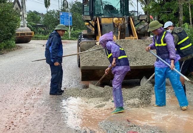 Vì sao người dân cản trở thi công dự án cao tốc Cam Lộ- La Sơn qua TT-Huế? - Ảnh 2.