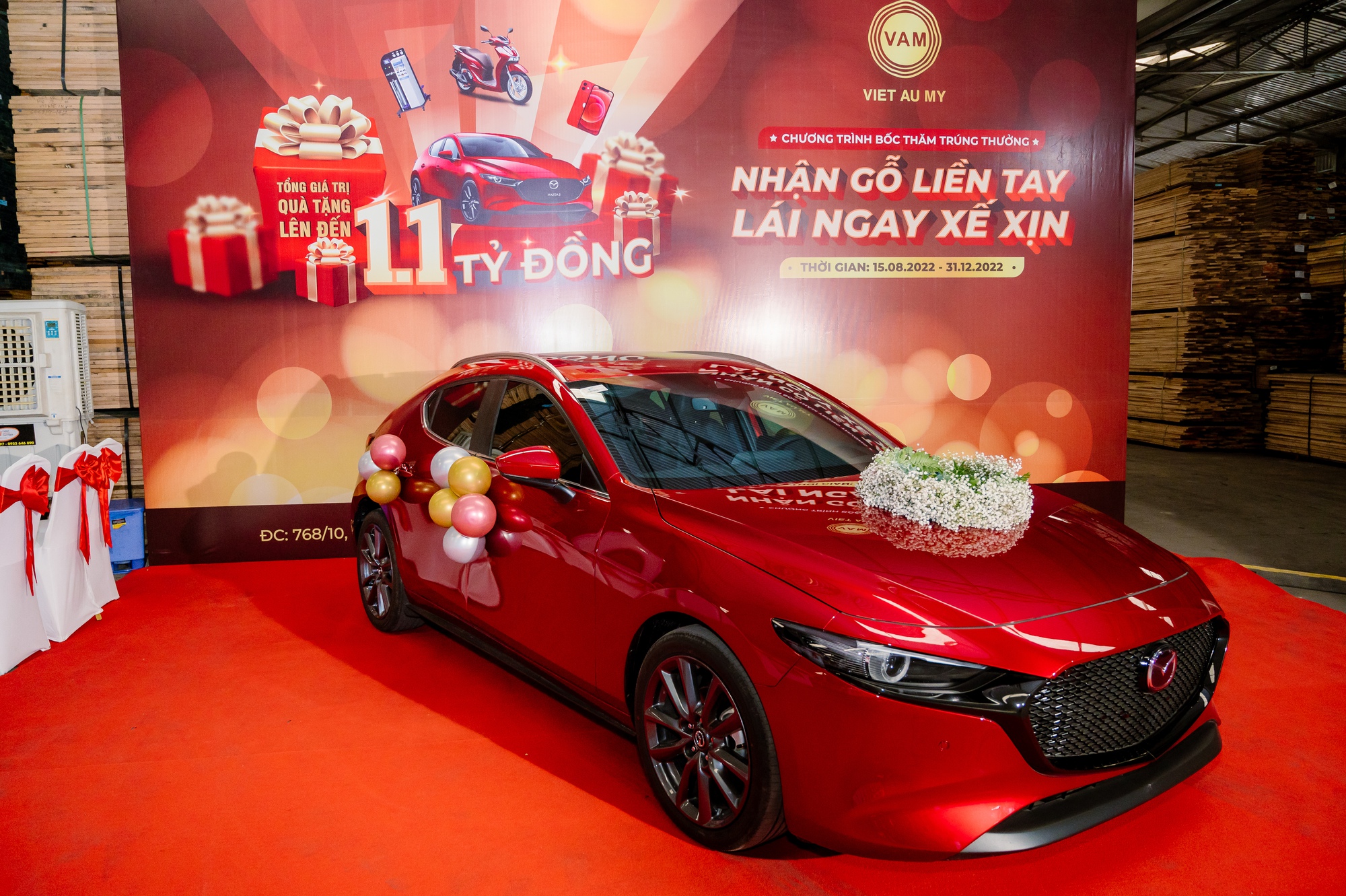 Thị trường gặp khó khăn, doanh nghiệp gỗ ở Bình Dương tổ chức bốc thăm “xế xịn” để kích cầu - Ảnh 3.