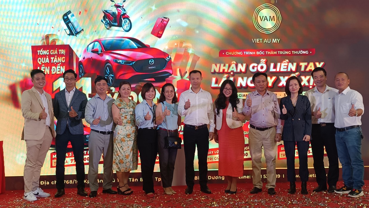 Thị trường gặp khó khăn, doanh nghiệp gỗ ở Bình Dương tổ chức bốc thăm “xế xịn” để kích cầu - Ảnh 5.