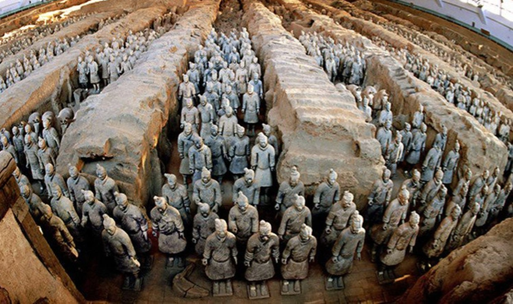 Giải mã hủ tục tuẫn táng theo hoàng đế: Phi tần, cung nữ bị chôn sau khi chết hay &quot;xuống mồ&quot; ngay khi con sống? - Ảnh 3.