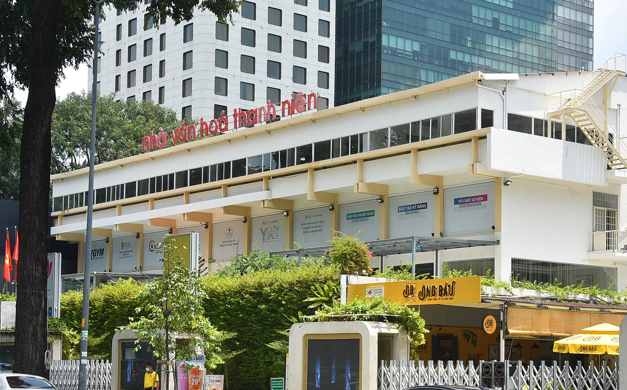 TP.HCM tiếp tục cấm xe vào một số tuyến đường trung tâm - Ảnh 1.