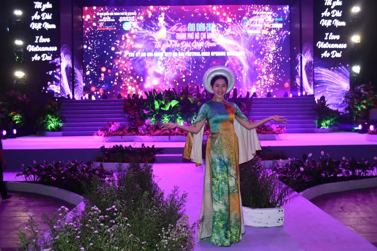 Mãn nhãn với đêm trình diễn áo dài - Ảnh 1.