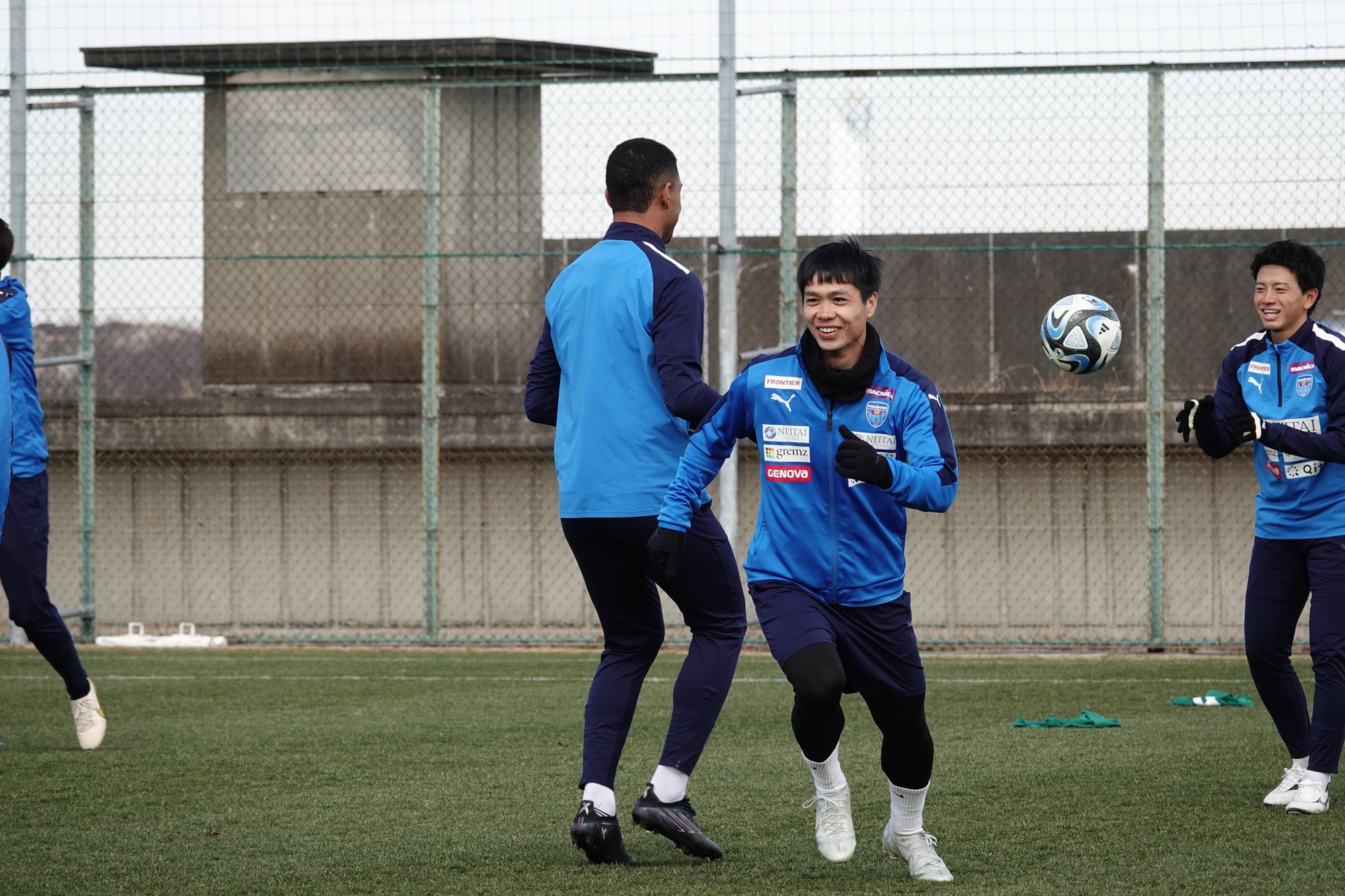 Bị HLV Yokohama FC &quot;bỏ rơi&quot;, Công Phượng phản ứng ra sao? - Ảnh 5.