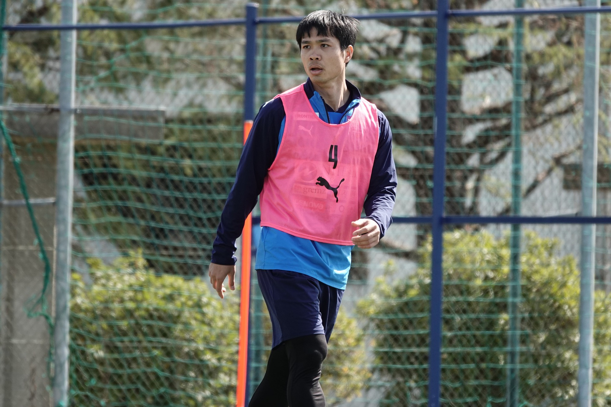 Bị HLV Yokohama FC &quot;bỏ rơi&quot;, Công Phượng phản ứng ra sao? - Ảnh 6.