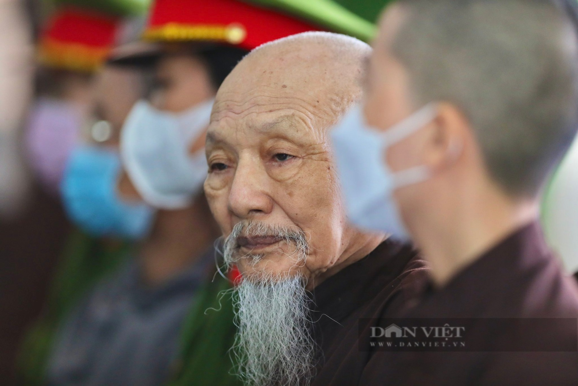 Một luật sư bào chữa cho các bị cáo vụ Tịnh thất Bồng Lai không đến làm việc theo triệu tập của công an - Ảnh 1.