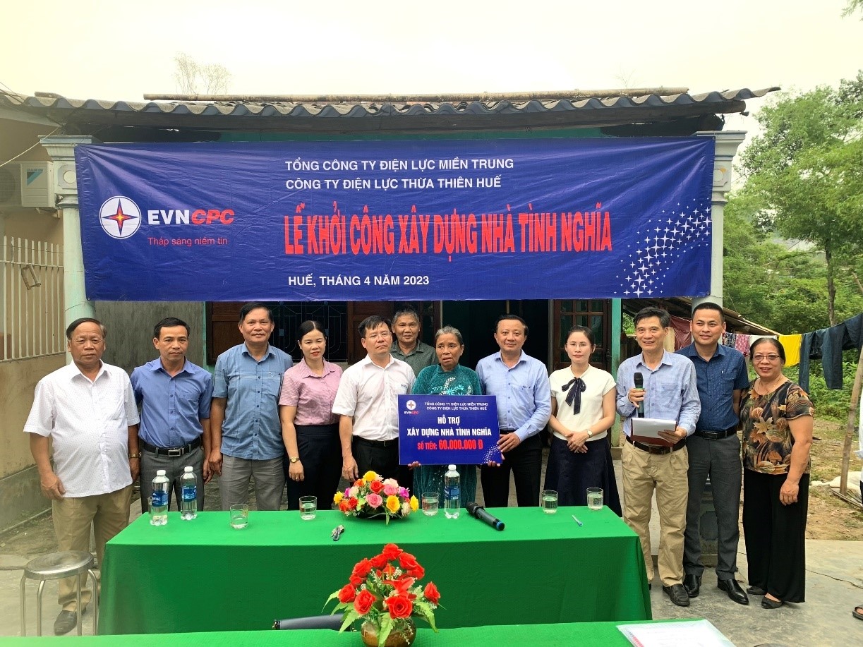 Điện lực TT-Huế hoàn thành khởi công 5 nhà tình nghĩa cho các hộ gia đình đặc biệt khó khăn  - Ảnh 1.