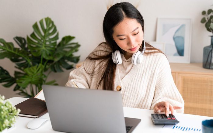 Nếu quy tắc 50/30/20 khó giữ được tiền, hãy chuyển sang quy tắc 70/20/10 - Ảnh 3.