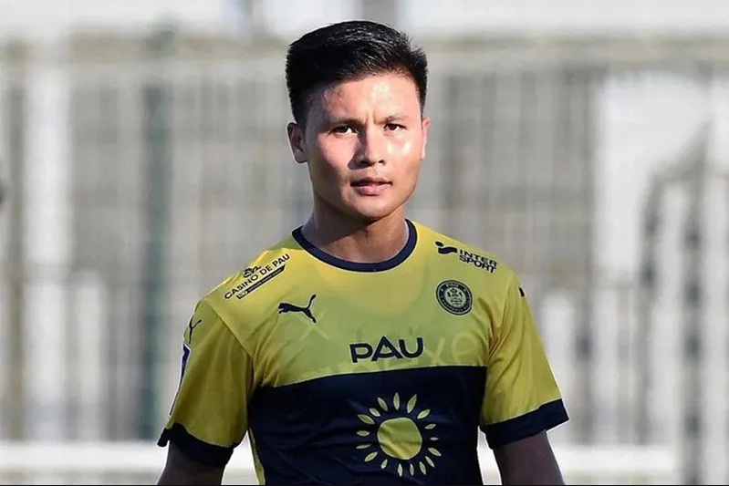 Pau FC &quot;trừng phạt&quot; Quang Hải - Ảnh 2.