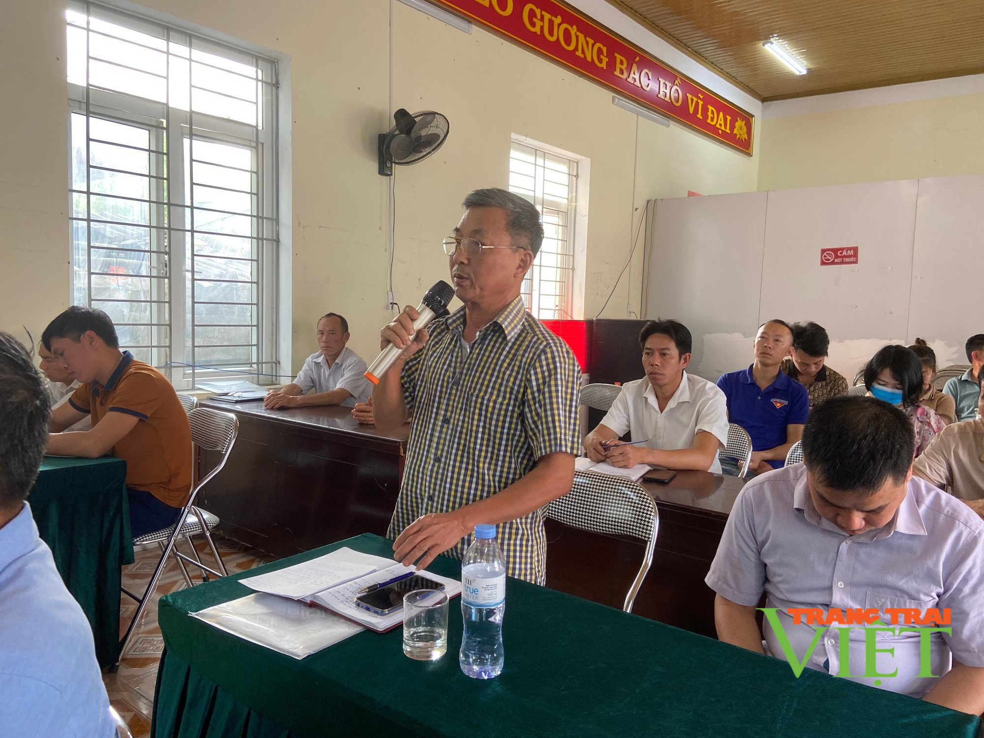Đoàn Đại biểu Quốc hội tỉnh Lai Châu tiếp xúc cử tri trước kỳ họp thứ 5 - Ảnh 2. Đoàn Đại biểu Quốc hội tỉnh Lai Châu tiếp xúc cử tri trước kỳ họp thứ 5 - Ảnh 2.