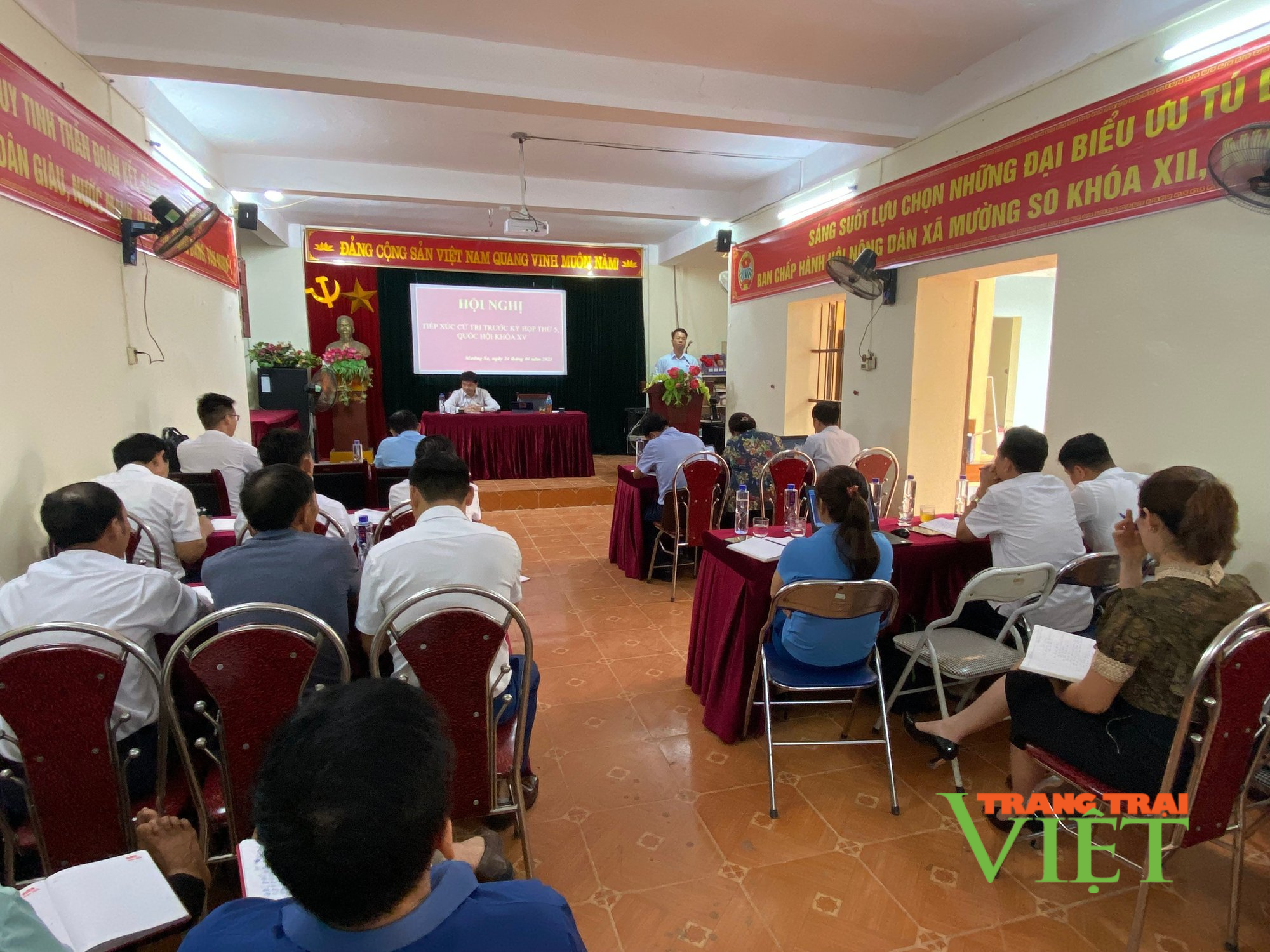 Đoàn Đại biểu Quốc hội tỉnh Lai Châu tiếp xúc cử tri trước kỳ họp thứ 5 - Ảnh 1. Đoàn Đại biểu Quốc hội tỉnh Lai Châu tiếp xúc cử tri trước kỳ họp thứ 5 - Ảnh 1.