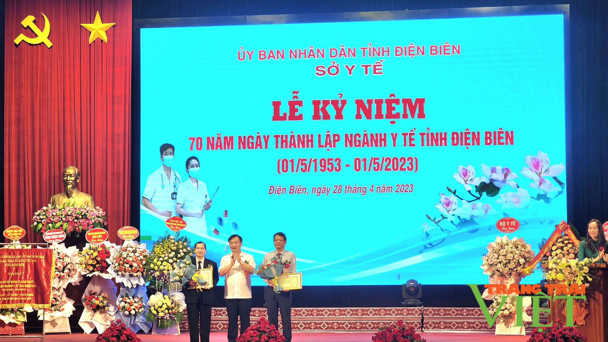 Sở Y tế Điện Biên: 70 năm đoàn kết, kỷ cương, trách nhiệm, tận tâm vì sức khỏe nhân dân - Ảnh 5. Sở Y tế Điện Biên: 70 năm đoàn kết, kỷ cương, trách nhiệm, tận tâm vì sức khỏe nhân dân - Ảnh 5.