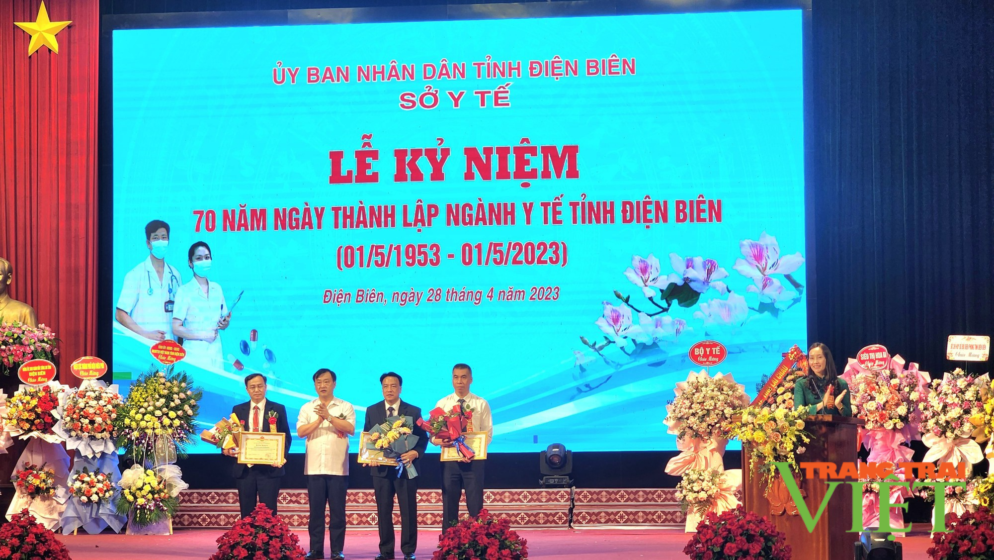 Sở Y tế Điện Biên: 70 năm đoàn kết, kỷ cương, trách nhiệm, tận tâm vì sức khỏe nhân dân - Ảnh 6. Sở Y tế Điện Biên: 70 năm đoàn kết, kỷ cương, trách nhiệm, tận tâm vì sức khỏe nhân dân - Ảnh 6.