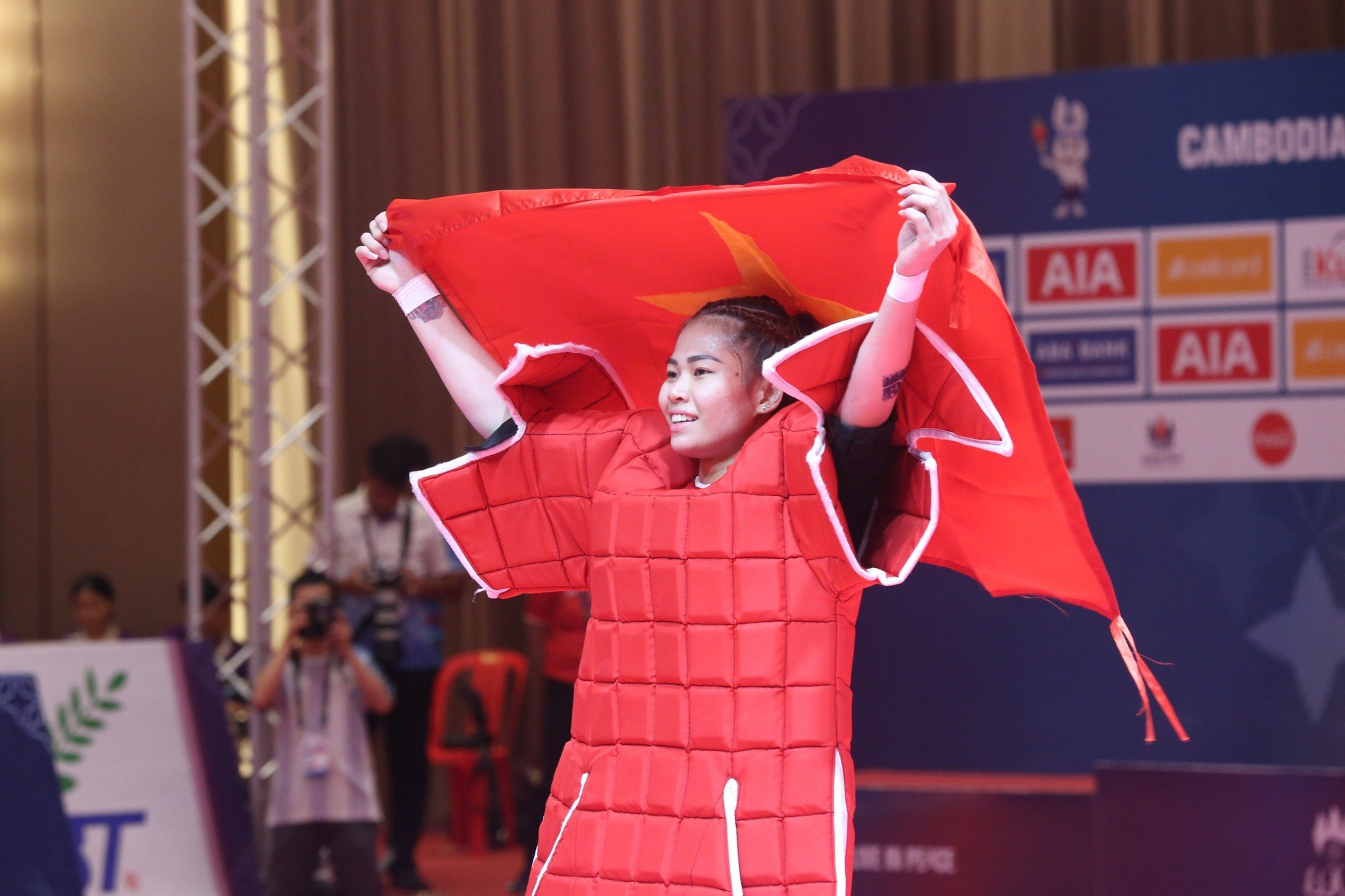 BXH huy chương SEA Games 32 ngày 15/5: Những VĐV Việt Nam nào giành HCV trong ngày? - Ảnh 1.