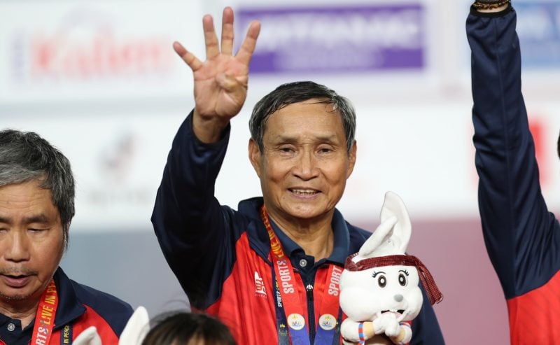 HLV Mai Đức Chung nói gì khi cùng ĐT nữ Việt Nam giành 4 HCV SEA Games liên tiếp? - Ảnh 1.
