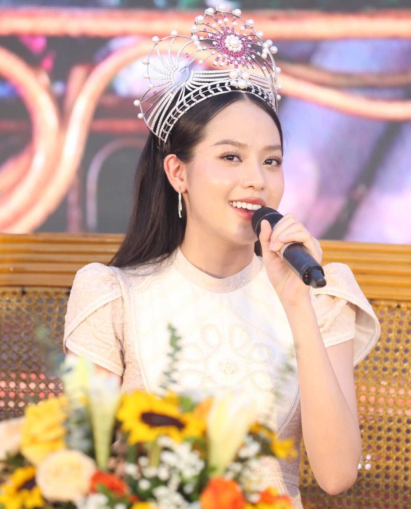 Hàng ngàn học sinh Nghệ An tham gia diễn đàn với chủ đề phòng chống bạo lực học đường - Ảnh 4.