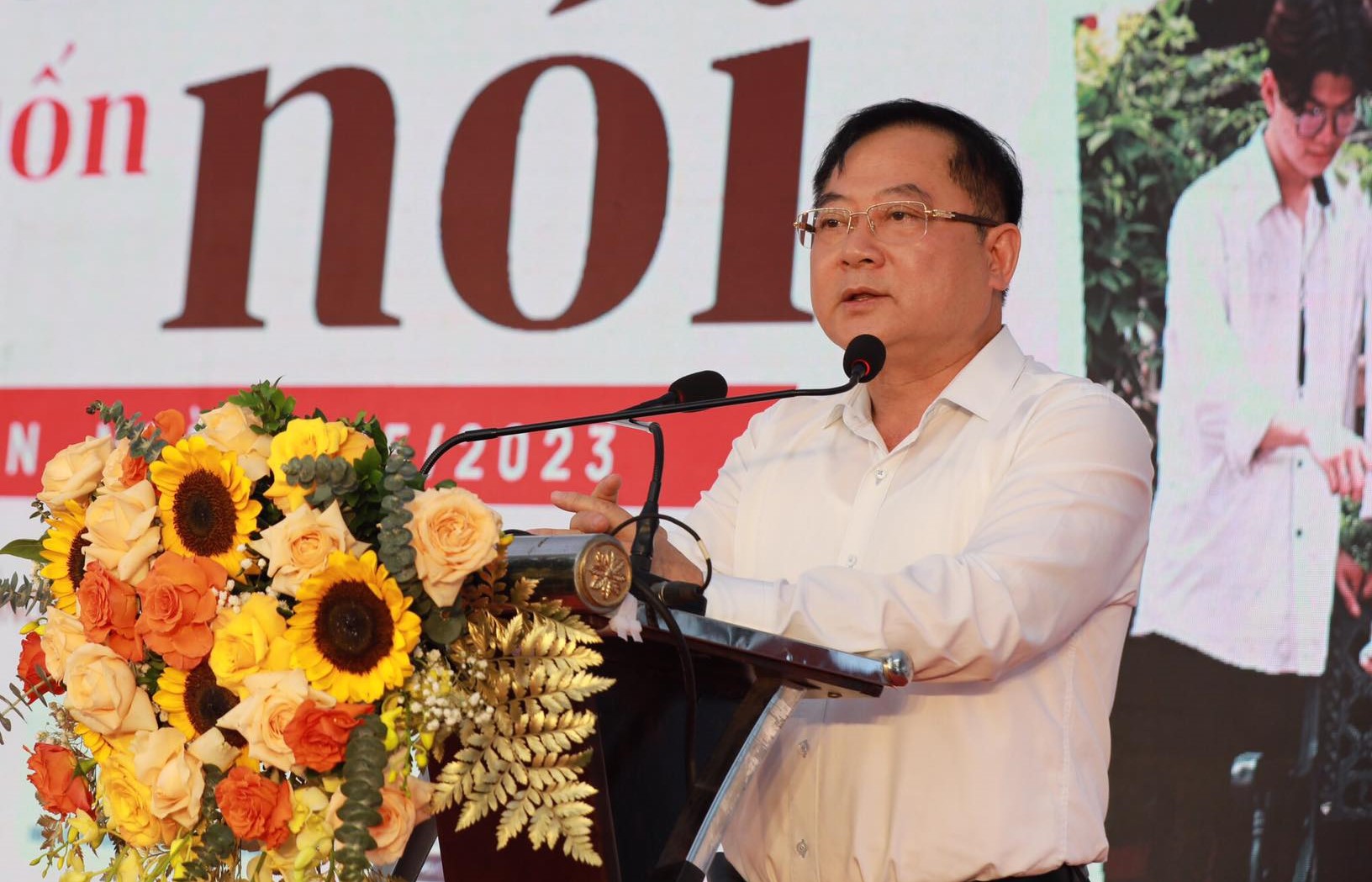 Hàng ngàn học sinh Nghệ An tham gia diễn đàn với chủ đề phòng chống bạo lực học đường - Ảnh 2.