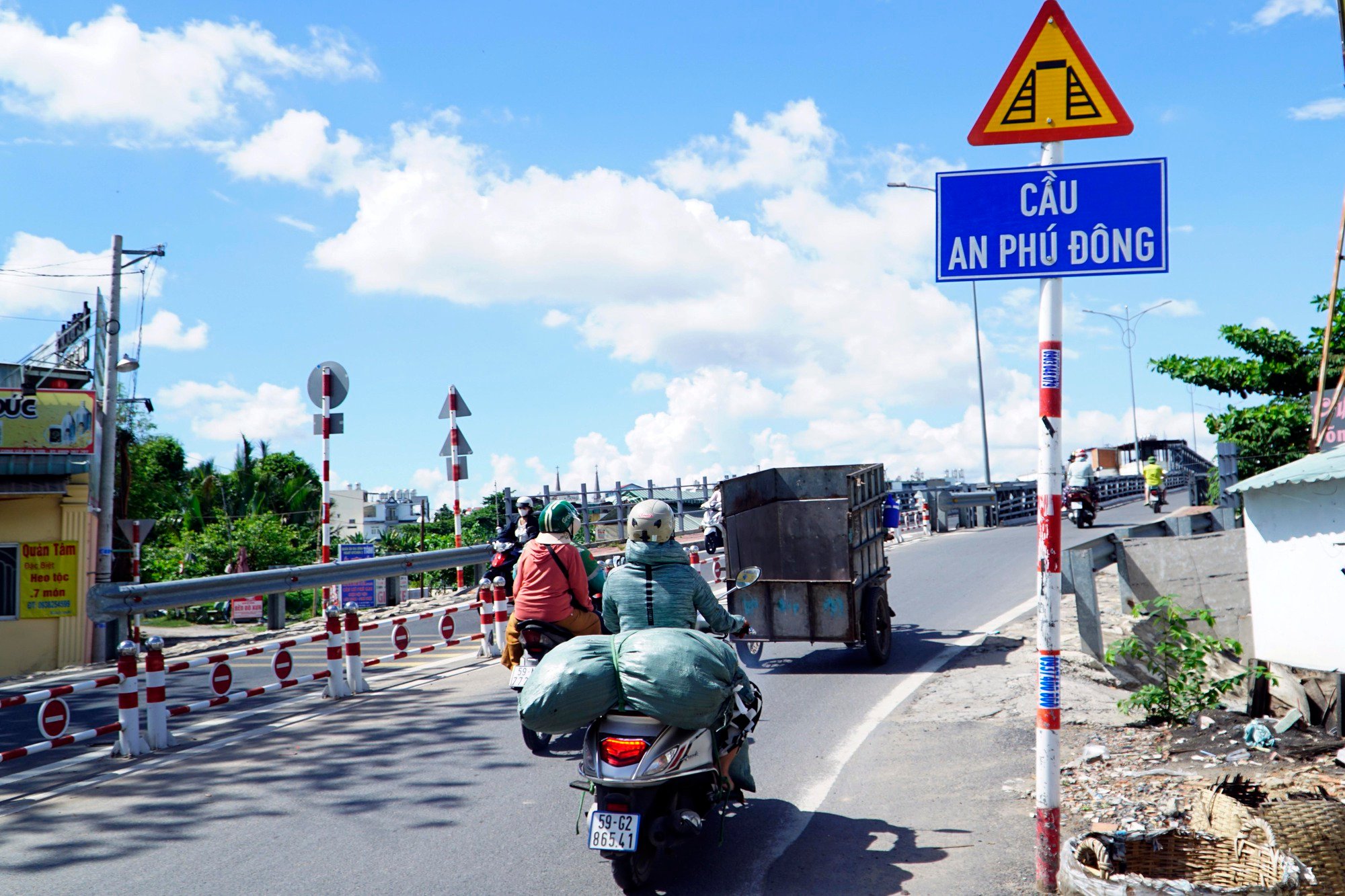 Yêu cầu đảm bảo an toàn giao thông đường thủy qua cầu An Phú Đông - Ảnh 1.