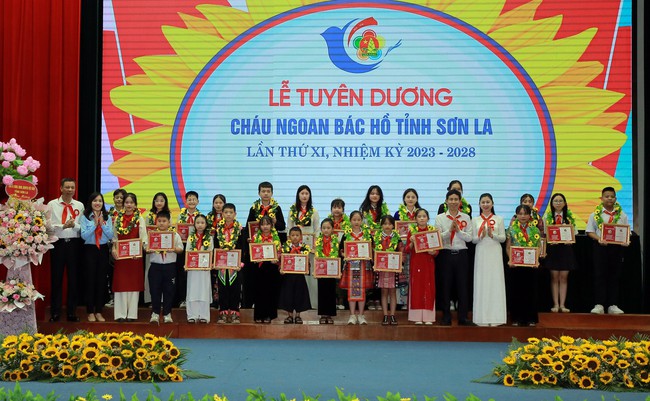 Sơn La có hơn 400.000 thiếu nhi được tuyên dương, công nhận danh hiệu Cháu ngoan Bác Hồ - Ảnh 2.