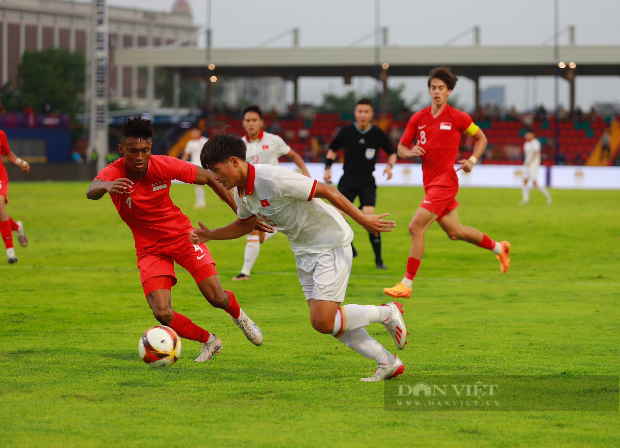 Điểm yếu &quot;chết người&quot; của U22 Việt Nam dưới thời HLV Troussier - Ảnh 3.