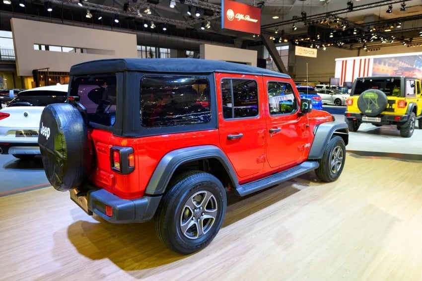 Top 3 xe Jeep mui trần khiến giới mê xe ngẩn ngơ - Ảnh 2.