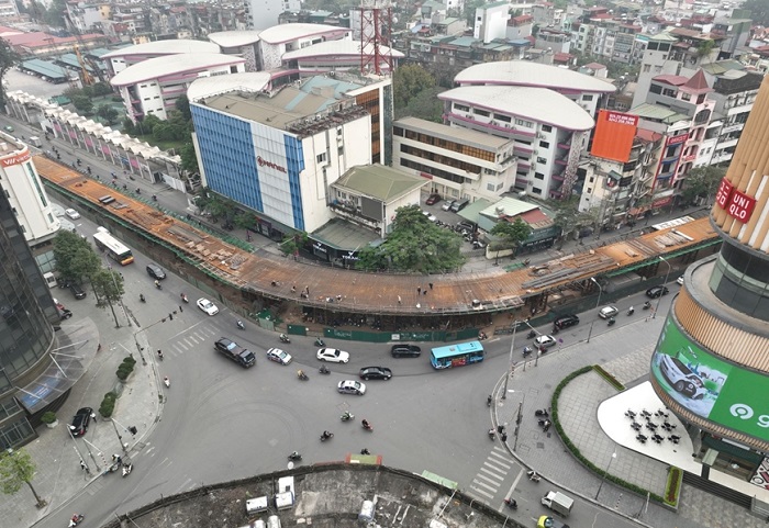 Hà Nội sắp thông xe cầu vượt nút giao Chùa Bộc - Phạm Ngọc Thạch - Ảnh 1.