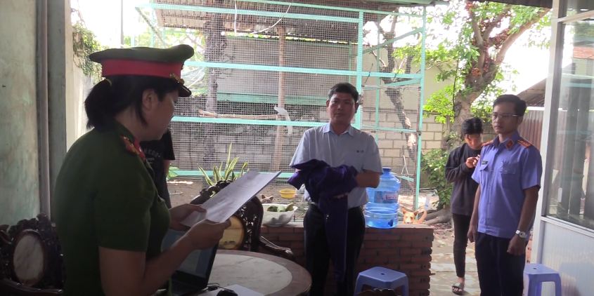 Bắt giám đốc Công ty Môi trường Trà Vinh chôn lấp 25.000 tấn chất thải trái phép - Ảnh 1.