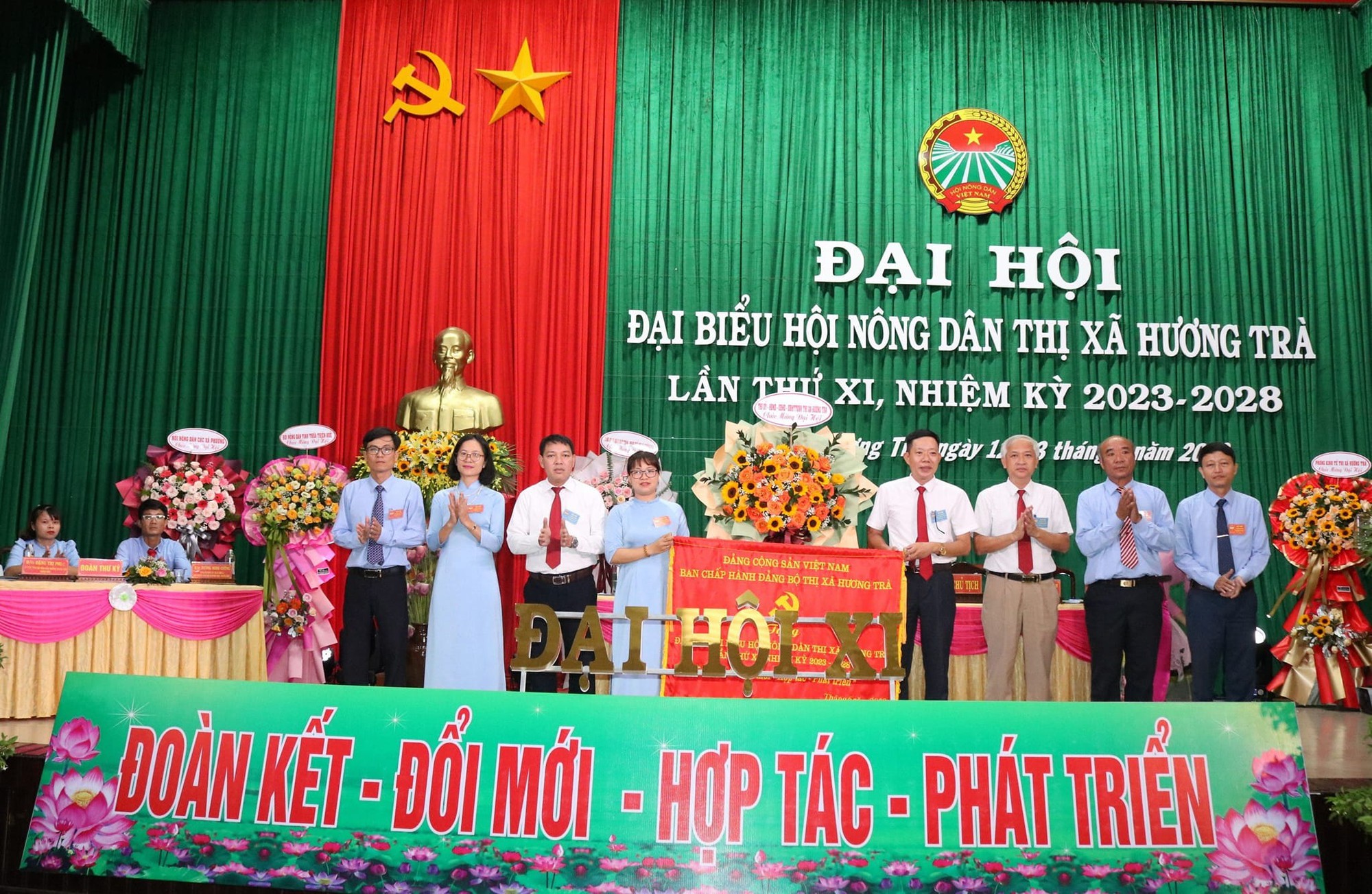 Bà Lê Anh Học tái đắc cử Chủ tịch Hội Nông dân thị xã Hương Trà, tỉnh Thừa Thiên Huế  - Ảnh 3.