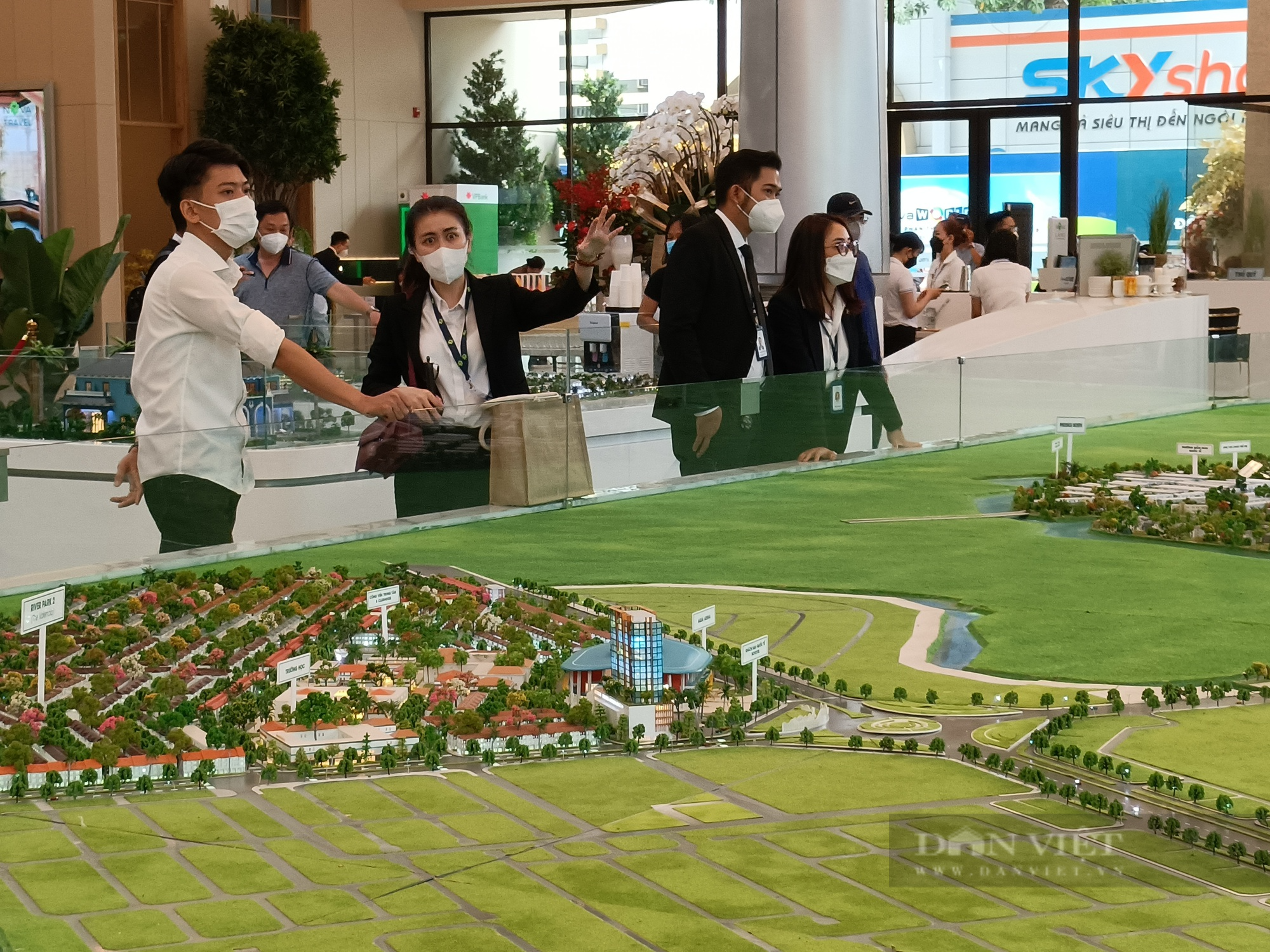 Vợ chồng có thu nhập trên 30 triệu đồng/tháng nhưng có 2 con phụ thuộc, có đủ &quot;tiêu chuẩn&quot; mua NƠXH? - Ảnh 2.