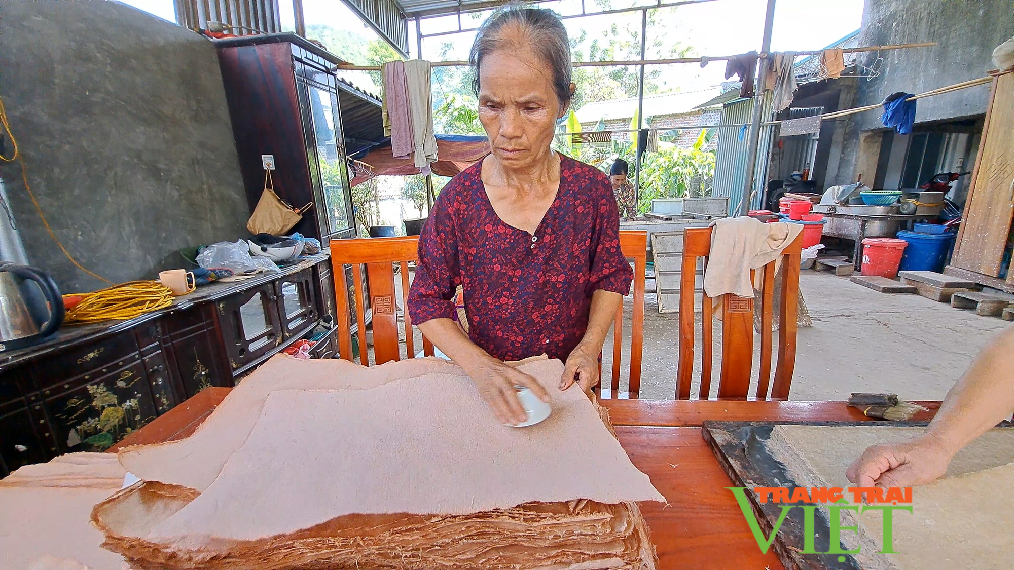 Về Suối Cỏ trải nghiệm nghề làm giấy dó duy nhất của người Mường - Ảnh 15. Về Suối Cỏ trải nghiệm nghề làm giấy dó duy nhất của người Mường - Ảnh 15.
