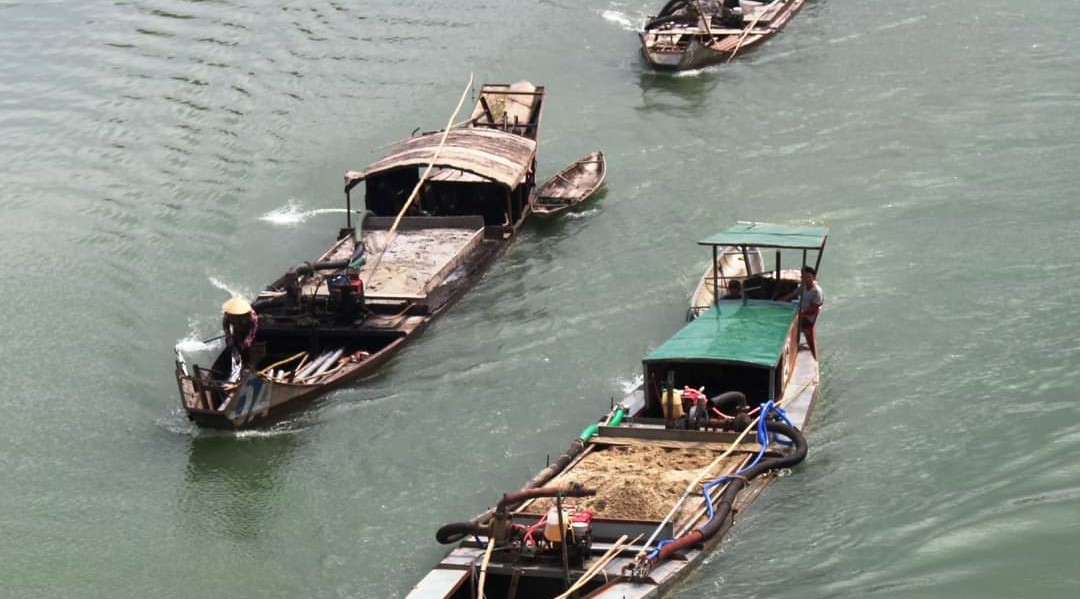 TT-Huế: Khai thác lậu 0,1m3 cát sỏi, nam thanh niên bị xử phạt hàng chục triệu đồng - Ảnh 1.