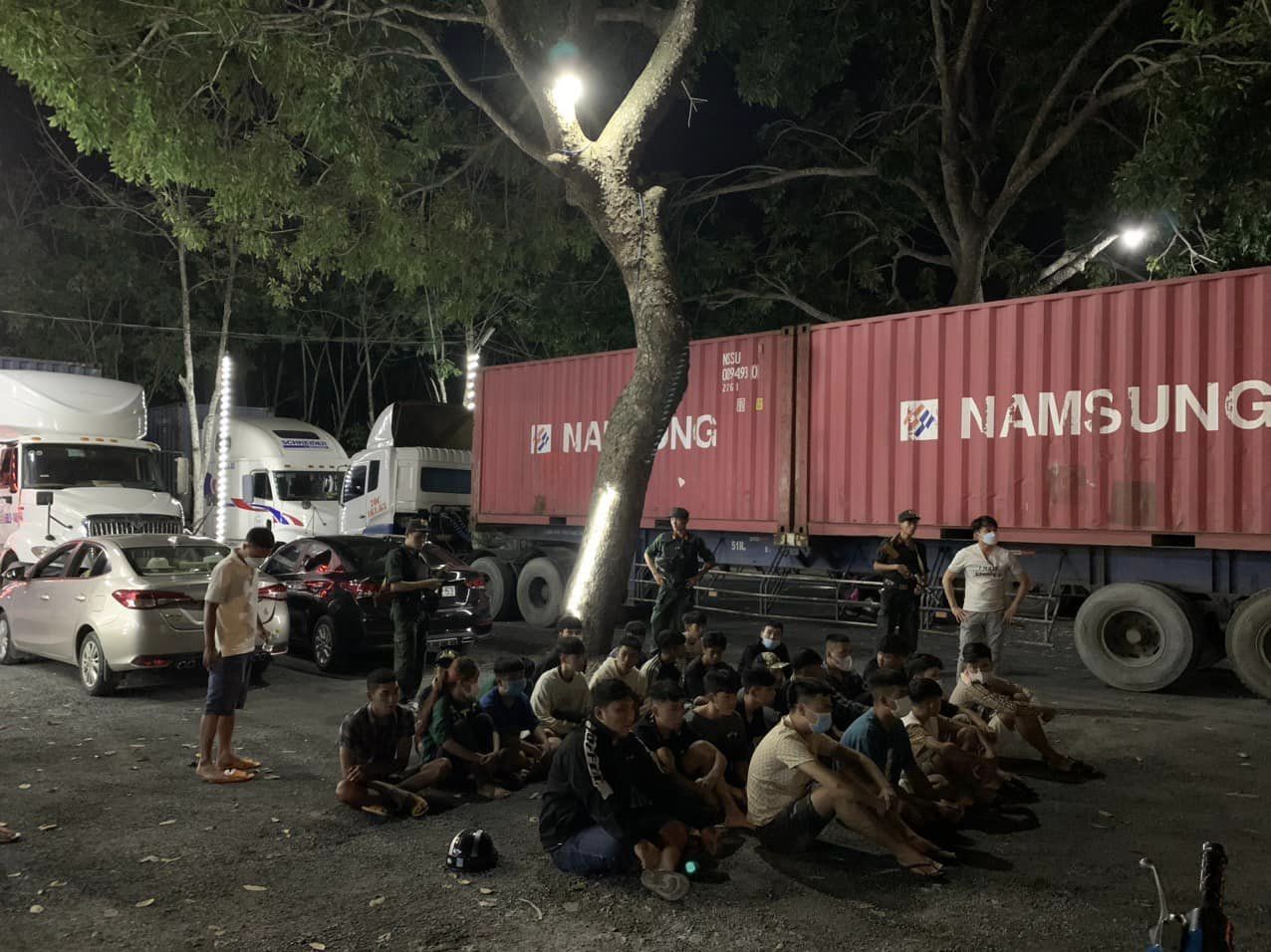 Nhóm thanh thiếu niên so kè tốc độ tại cây xăng Tiến Ngọc Chương, Tây Ninh bị bắt giữ - Ảnh 2.