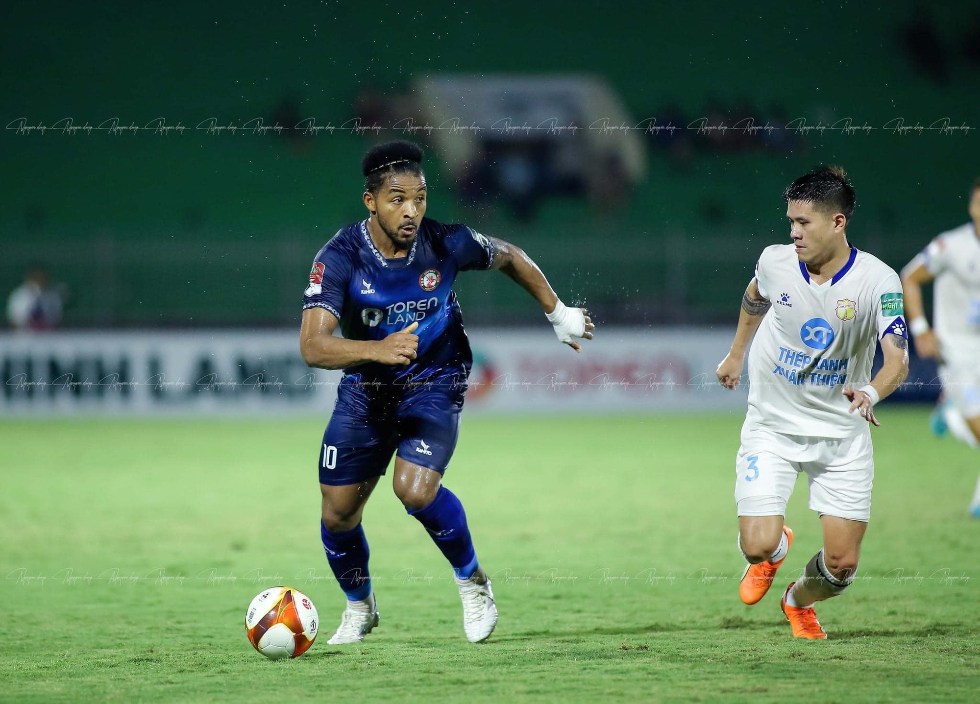 Thanh lý Oseni, Topenland Bình Định chọn Jermie Lynch ở giai đoạn 2 - V.League - Ảnh 2.