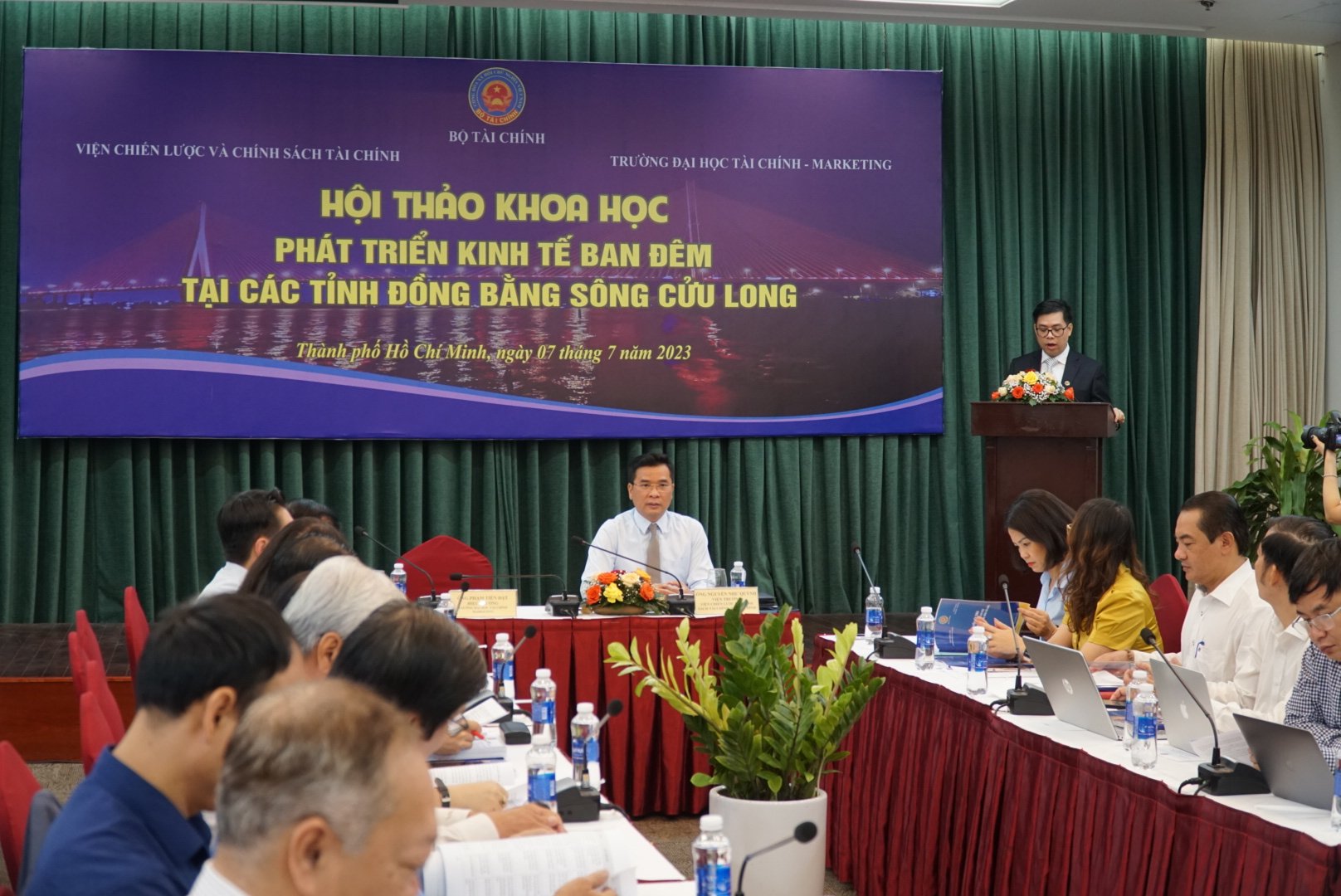 Cơ sở hạ tầng giao thông là &quot;điểm yếu&quot; cản trở phát triển kinh tế đêm vùng ĐBSCL - Ảnh 3.