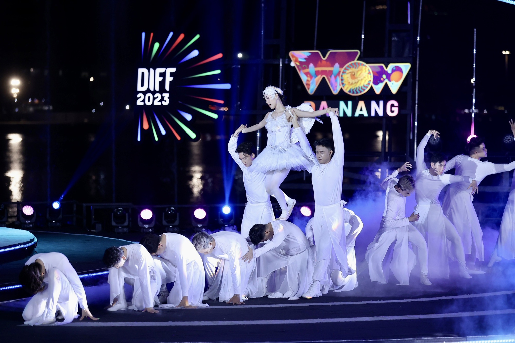Hé lộ dàn sao &quot;đốt cháy&quot; sân khấu đêm chung kết pháo hoa Đà Nẵng DIFF 2023 - Ảnh 2.