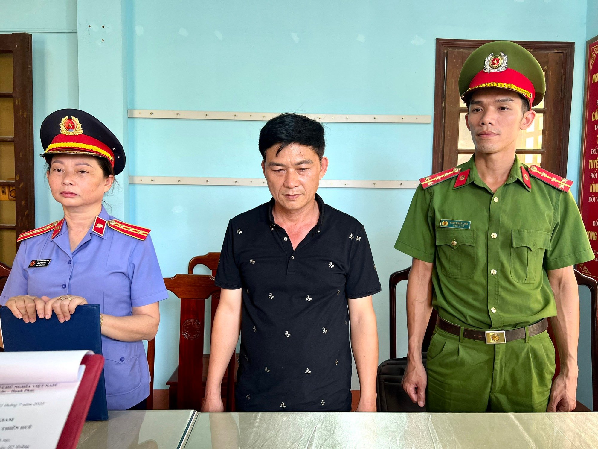 TT-Huế: Khai thác đá trái phép, một giám đốc doanh nghiệp bị khởi tố   - Ảnh 1.