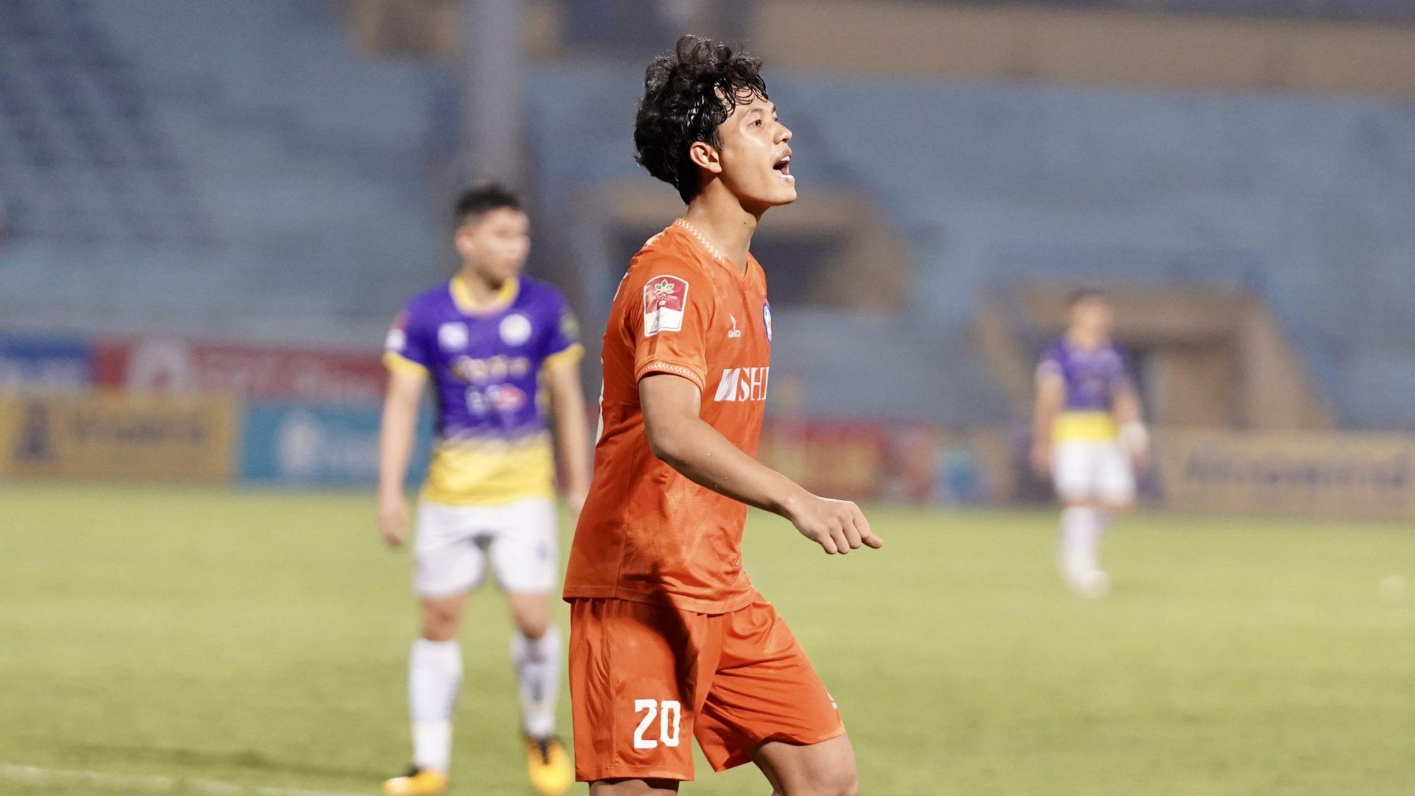 Lương Duy Cương 1m82 rời SHB Đà Nẵng, gia nhập Hà Nội FC? - Ảnh 2.