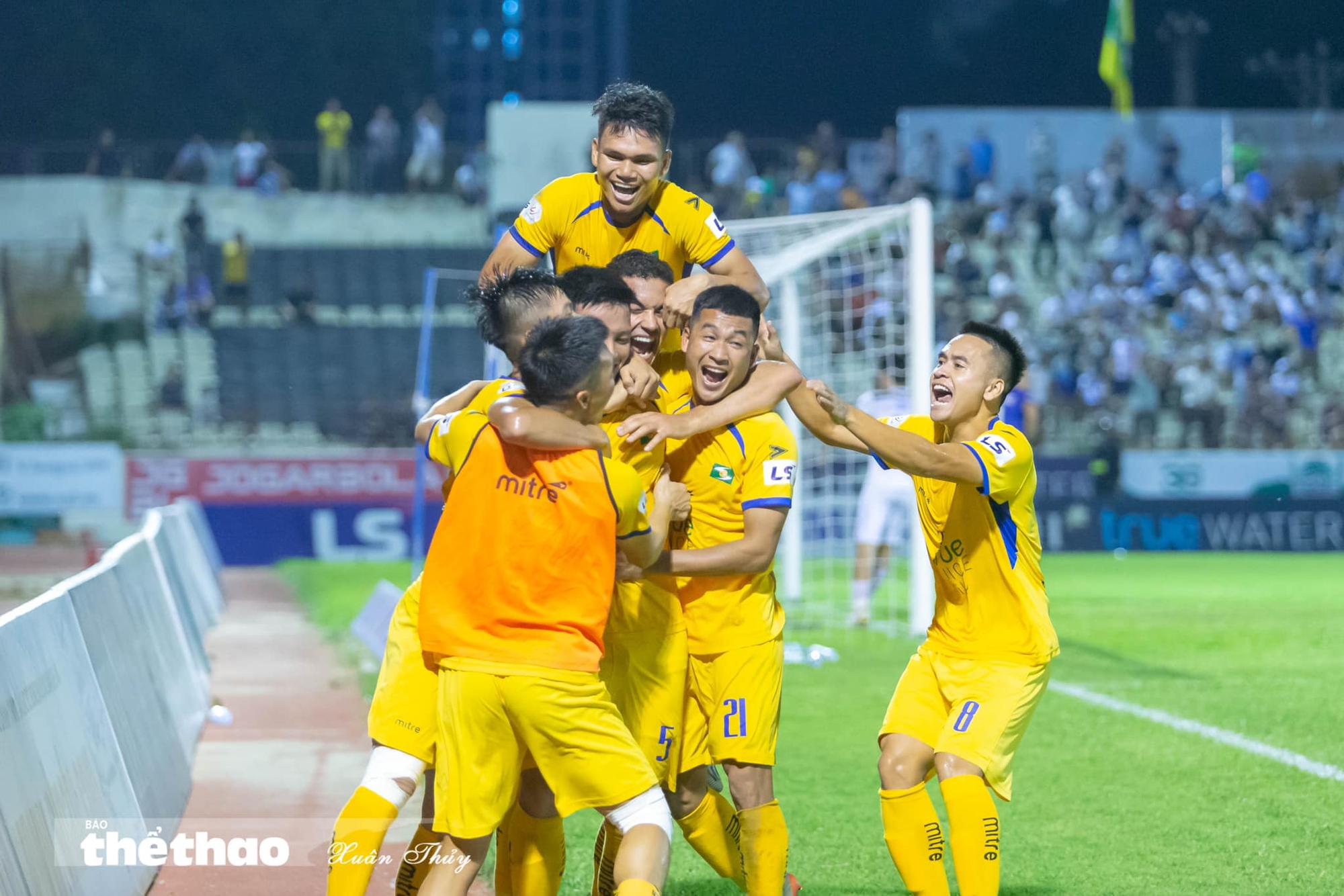 Xuân Mạnh viết tâm thư chia tay SLNA: &quot;15 năm - 1 chặng đường dài&quot; - Ảnh 3.