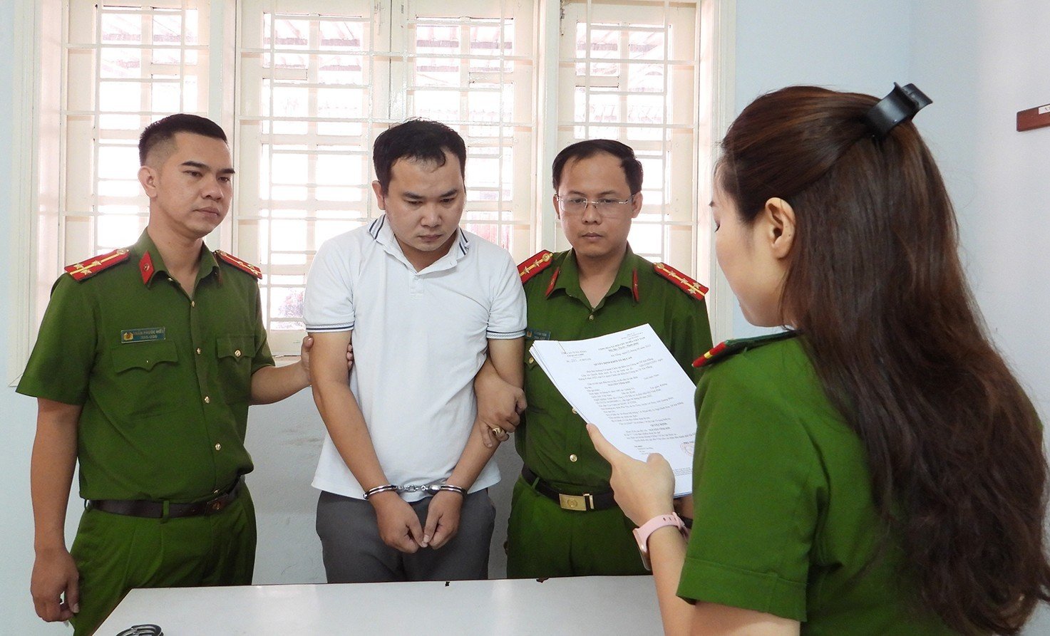 Bị lừa hàng chục tỷ đồng vì chuyển tiền cho giám đốc để mua... đất ảo - Ảnh 1.