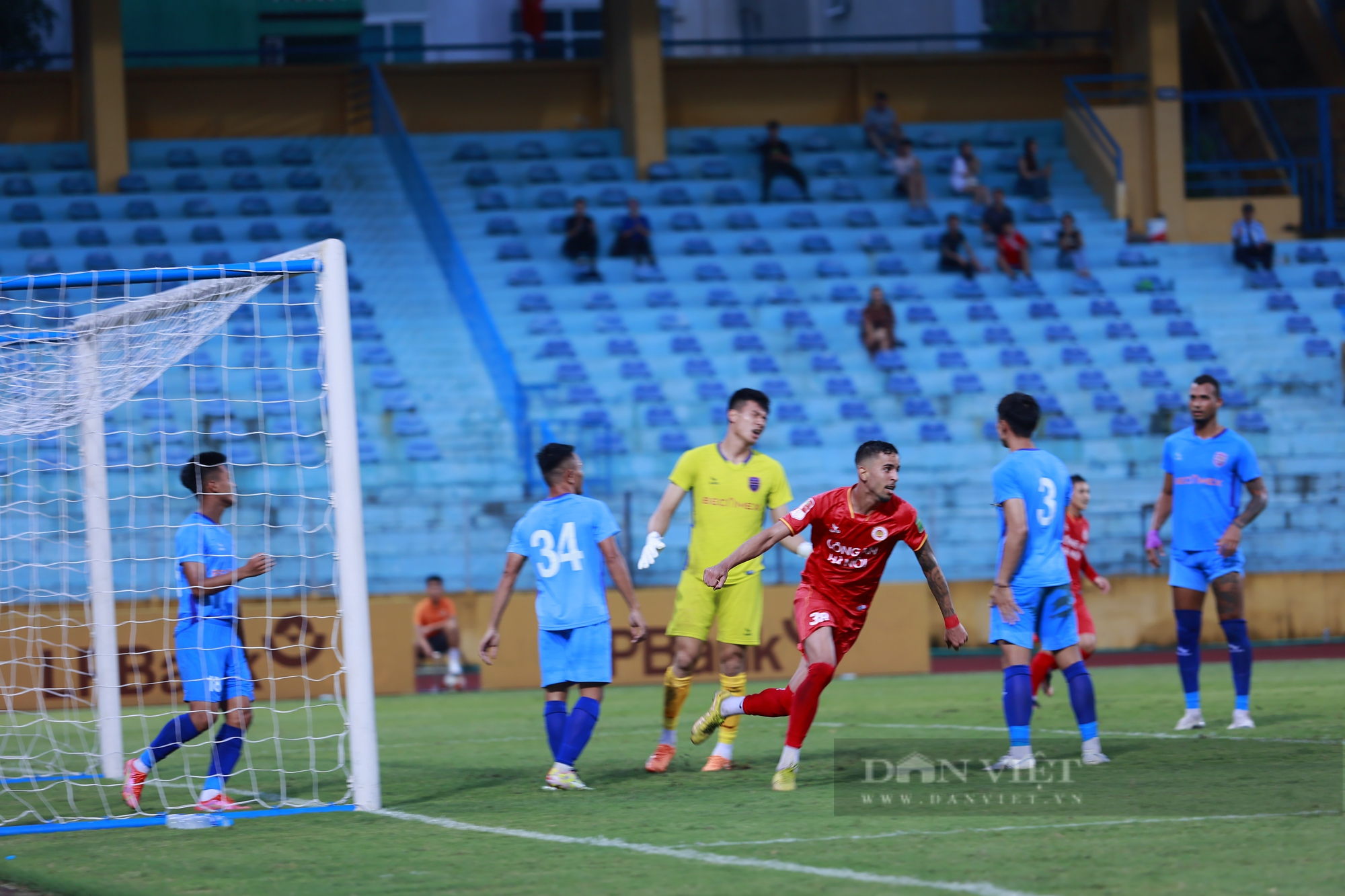 Júnior Fialho - tân binh vừa ghi bàn cho CLB CAHN là ai? - Ảnh 1.