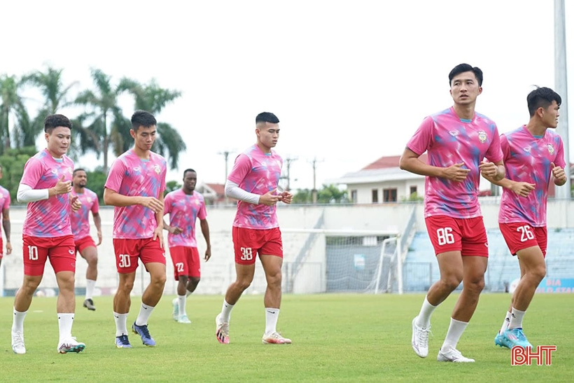 Hồng Lĩnh Hà Tĩnh chiêu mộ 7 tân binh: Có 1 ngoại binh Brazil cao 1m90 - Ảnh 2.