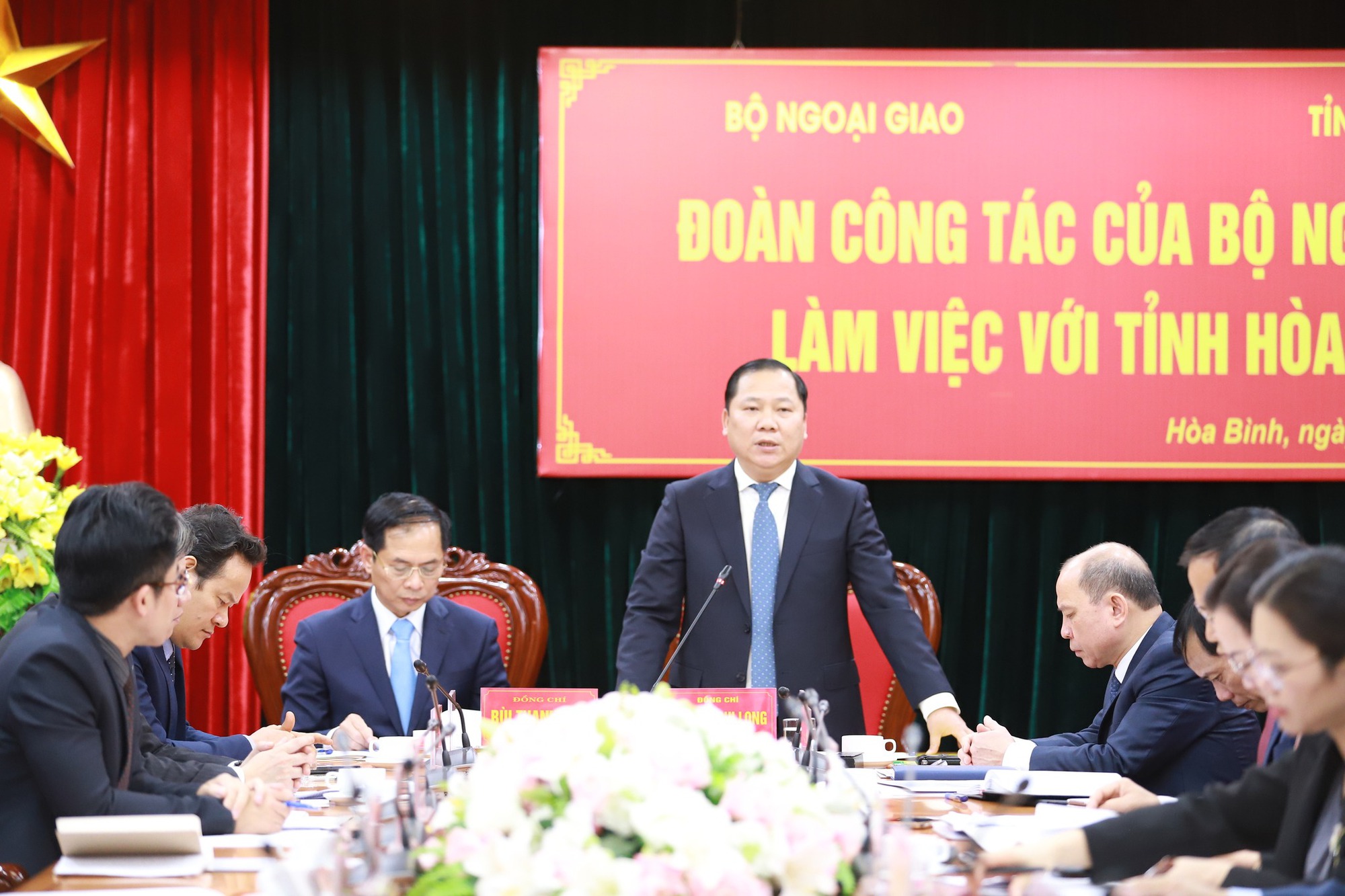 Bộ trưởng Bộ Ngoại giao Bùi Thanh Sơn thăm và làm việc tại Hòa Bình- Ảnh 2. Bộ trưởng Bộ Ngoại giao Bùi Thanh Sơn thăm và làm việc tại Hòa Bình- Ảnh 2.