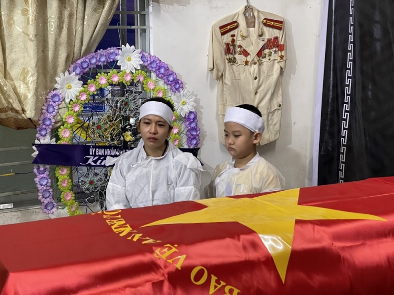 Người dân nghẹn ngào kể về tấm gương Phó trưởng Công an phường ở Huế hy sinh khi làm nhiệm vụ- Ảnh 3.