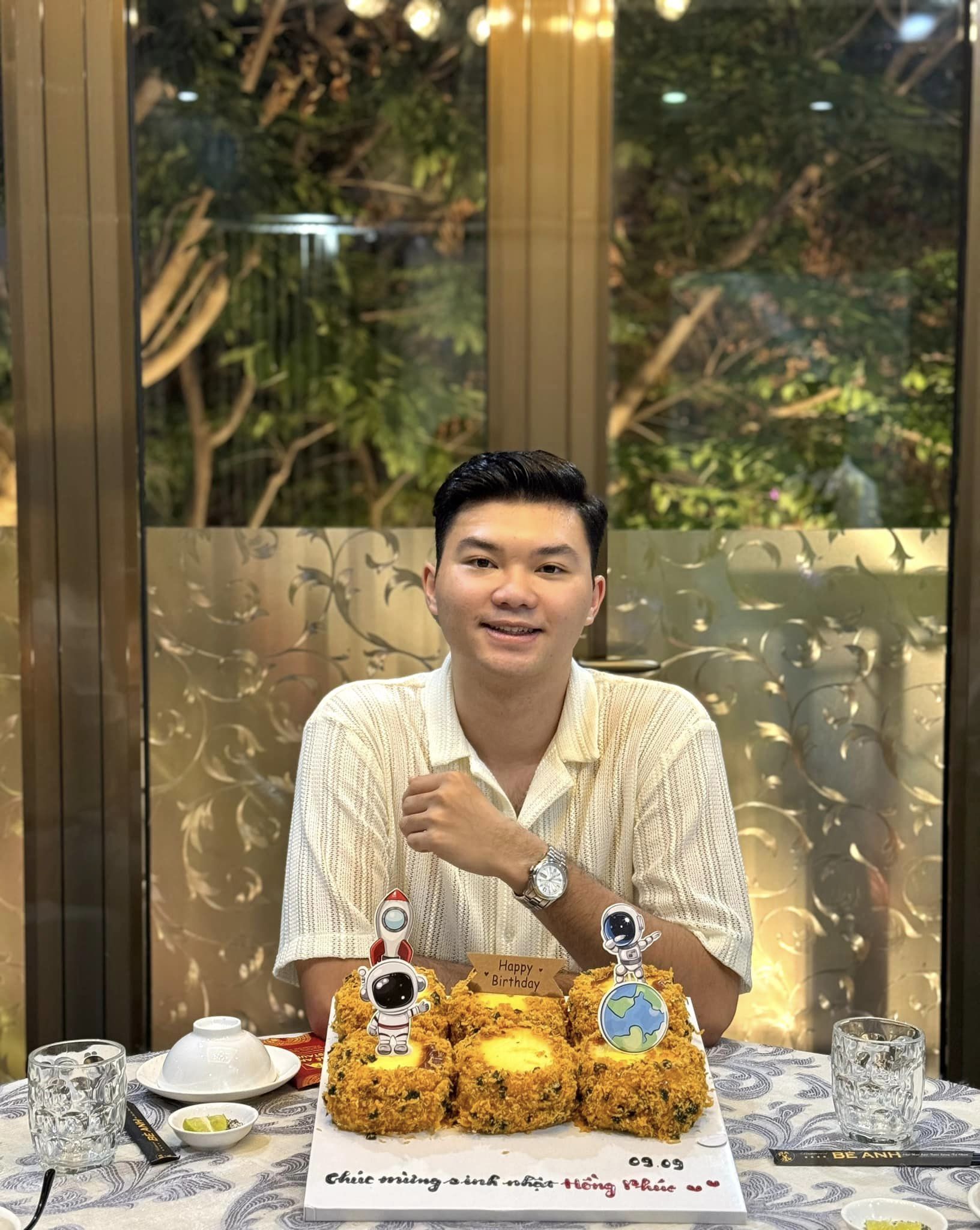 Gia đình toàn "cực phẩm" của HLV Lê Huỳnh Đức: Vợ đẹp, con cái giỏi giang - Ảnh 8.